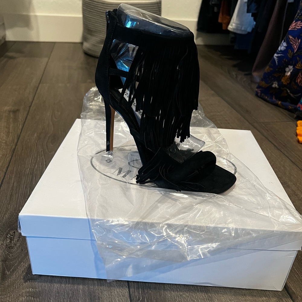 Steven Madden fringe black heels NWT